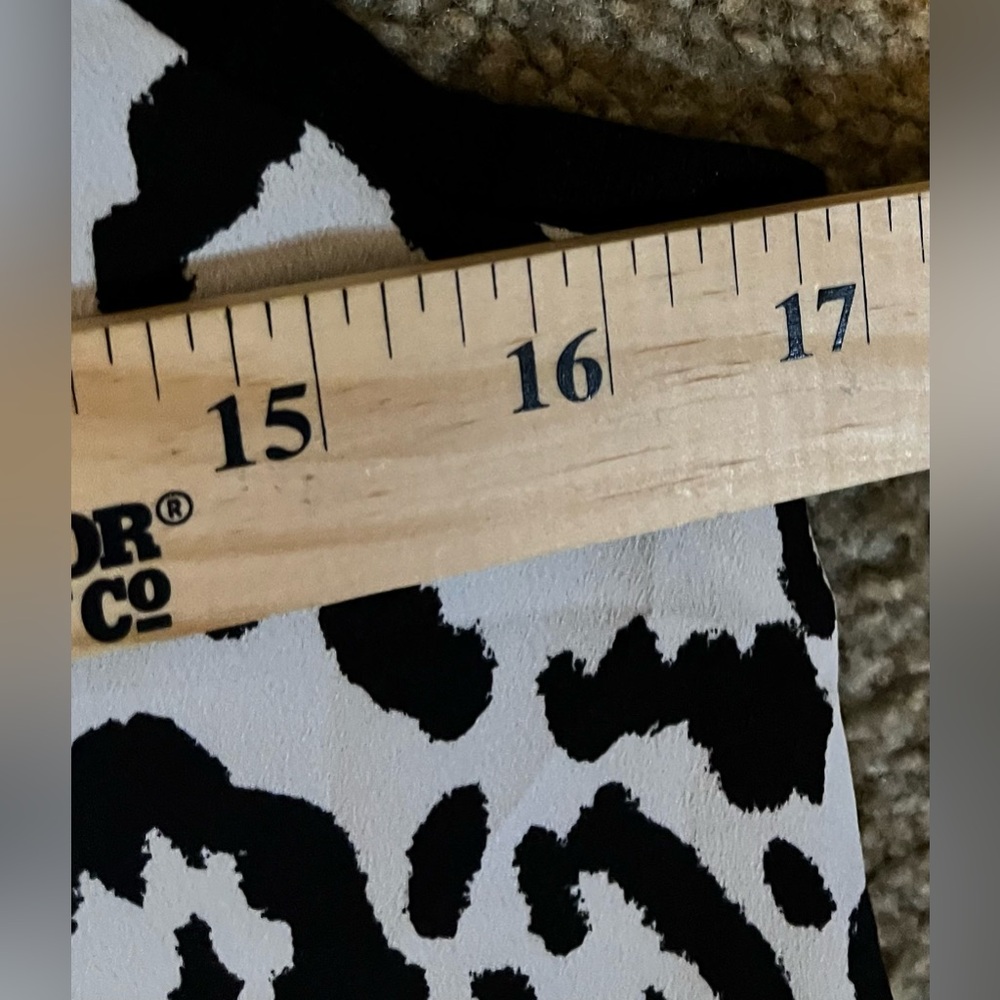 Chico’s Leopard Print Sleeveless Top size S - Picture 7 of 10